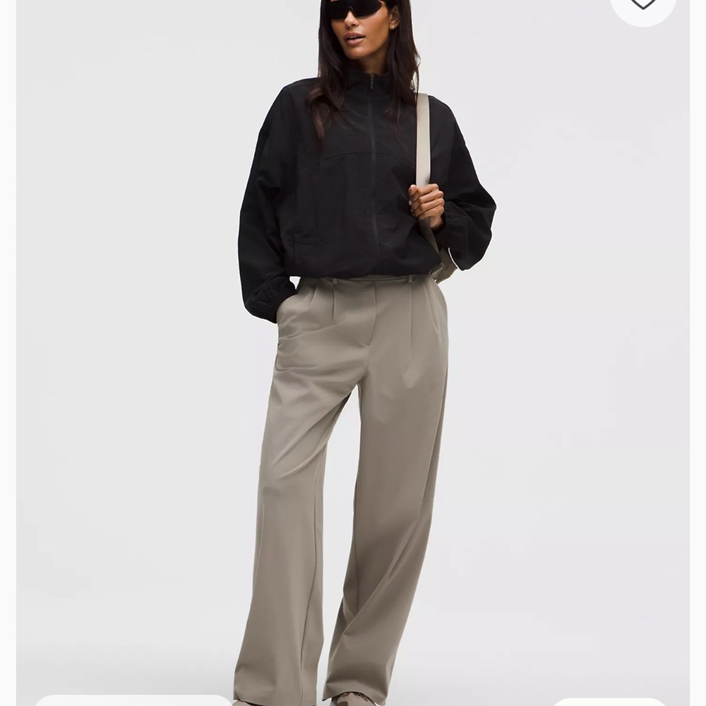 Lululemon Daydrift High-Rise Wide-Leg Trouser
Regular